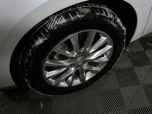 Used 2021 Buick Enclave Premium w/ Sun and Sites Package image 11