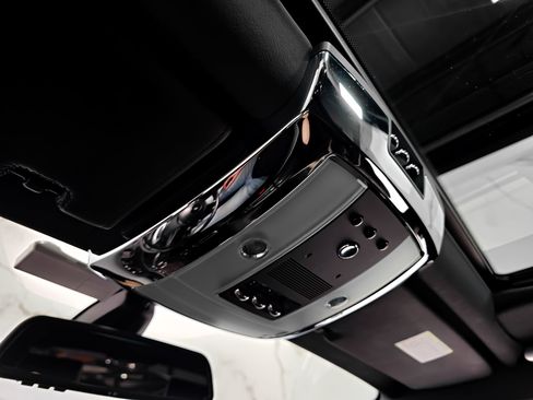 Used 2006 Rolls-Royce Phantom Sedan image 42