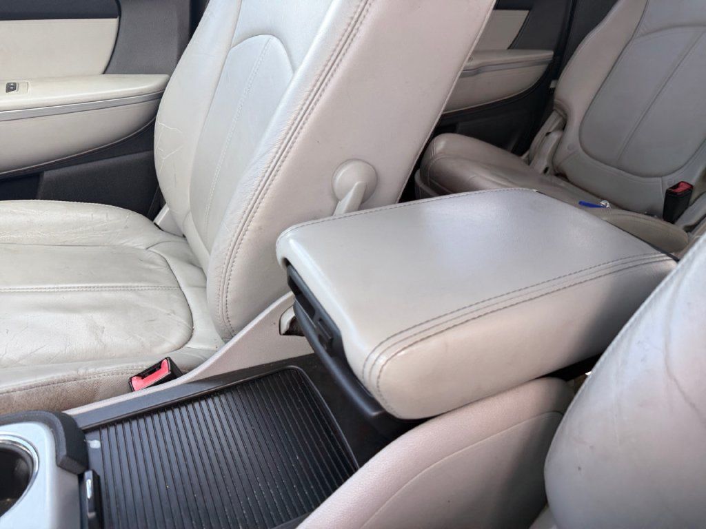 Used 2011 GMC Acadia SLT AWD/4WD image 29