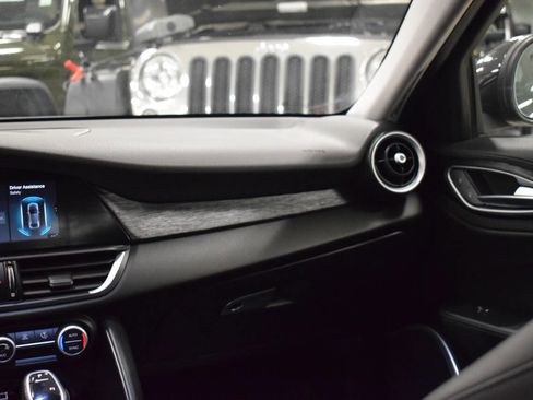 Used 2021 Alfa Romeo Giulia Sprint w/ Nero Edizione image 34