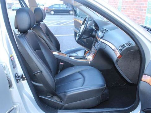 Used 2008 Mercedes-Benz E 350 Sedan image 7