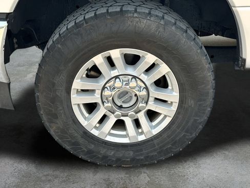 Used 2019 Ford F250 XLT AWD/4WD image 3