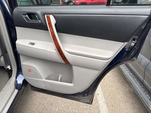 Used 2013 Toyota Highlander Limited image 21