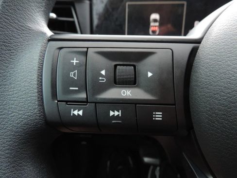 Certified 2025 Nissan Kicks SV FWD image 26