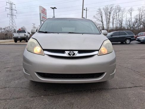 Used 2006 Toyota Sienna XLE Limited image 2