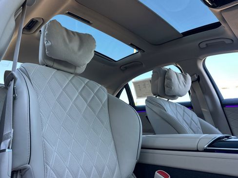 Used 2023 Mercedes-Benz S 500 4MATIC image 11