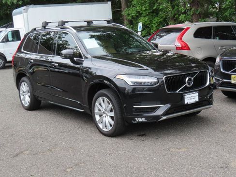 Used 2017 Volvo XC90 T6 Momentum w/ Vision Package AWD/4WD image 8