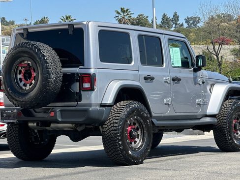 Used 2018 Jeep Wrangler Unlimited Sahara image 3