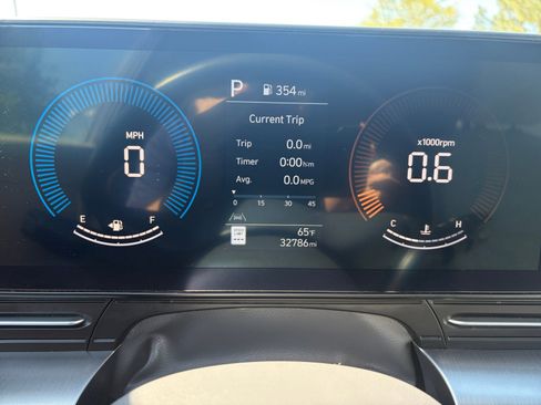 Used 2025 Hyundai Kona SEL AWD/4WD image 21