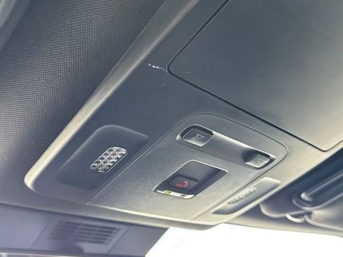 Used 2025 Toyota Camry SE w/ Convenience Package image 29