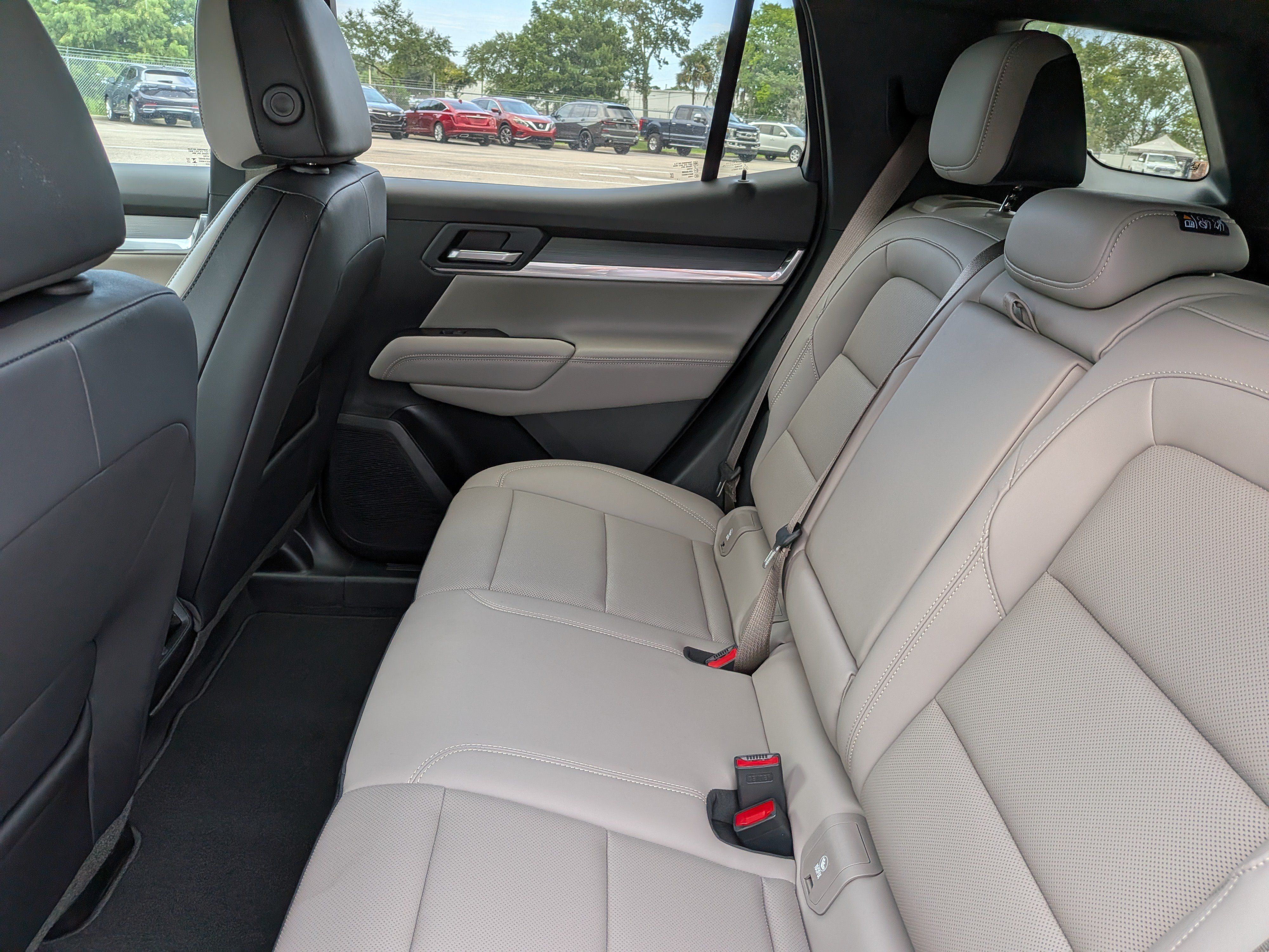 New 2027 GMC Terrain Elevation w/ Elevation Premium Package FWD image 16