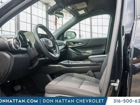 Used 2025 Chevrolet Equinox LT AWD/4WD image 3