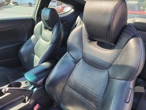 Used 2013 Hyundai Genesis 3.8 image 18