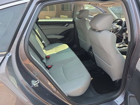 Used 2018 Honda Accord Touring image 32
