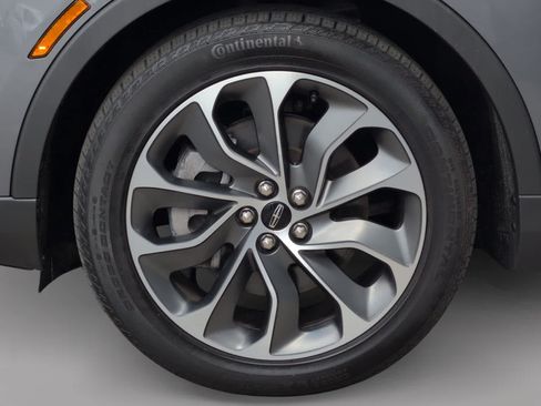 Used 2022 Lincoln Nautilus Reserve AWD/4WD image 9