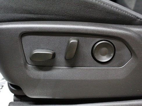 New 2026 GMC Sierra 1500 Elevation image 17