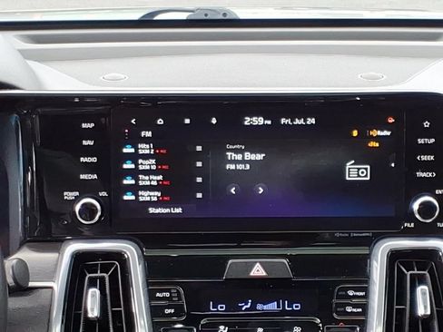 Certified 2023 Kia Sorento SX AWD/4WD image 16