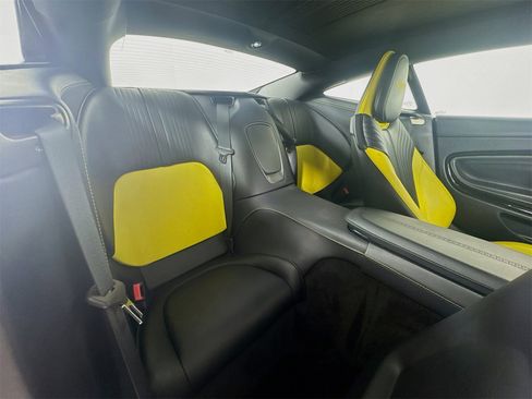Used 2022 Aston Martin DB11 Coupe image 23