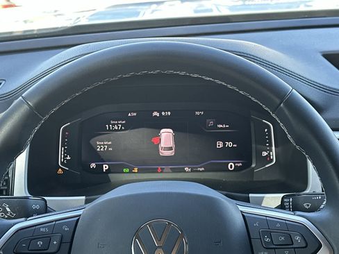 Used 2023 Volkswagen Atlas SE image 24