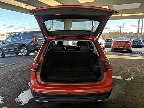 Used 2018 Volkswagen Tiguan SEL w/ 3rd Row Seat Package image 9