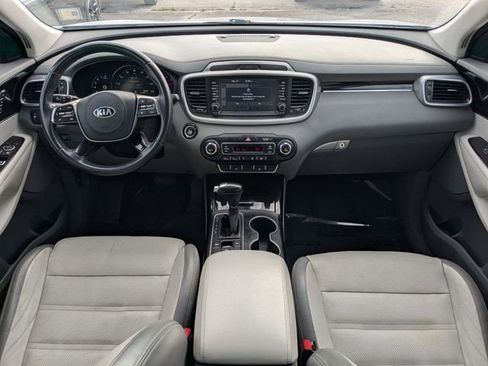 Used 2019 Kia Sorento SX image 15