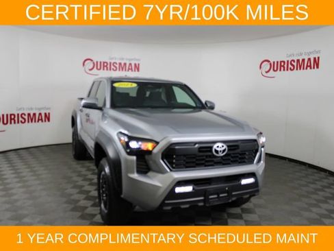 Used 2024 Toyota Tacoma TRD Off-Road AWD/4WD image 12
