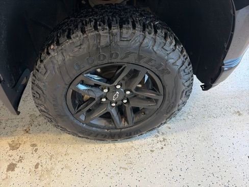 Used 2021 Chevrolet Silverado 1500 LT Trail Boss w/ Convenience Package II image 11