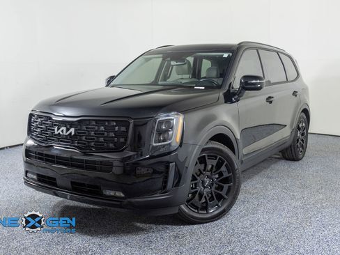 Used 2022 Kia Telluride SX w/ SX Prestige Package AWD/4WD image 3
