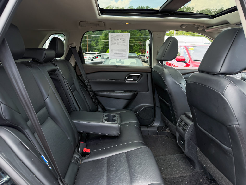 Used 2021 Nissan Rogue SV w/ Premium Package AWD/4WD image 18