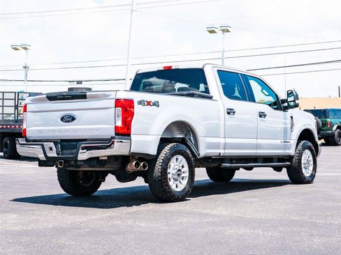 Used 2019 Ford F250 XLT AWD/4WD image 4