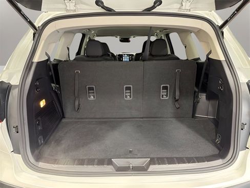 Used 2023 Subaru Ascent Limited image 35