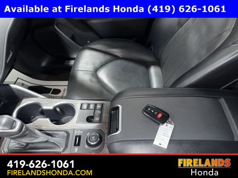 Used 2023 Toyota Highlander Limited image 25