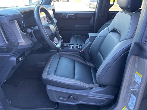 New 2025 Ford Bronco Outer Banks image 12