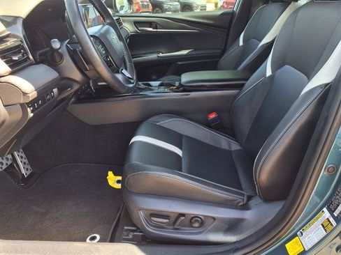 Used 2025 Toyota Camry SE w/ Convenience Package FWD image 22