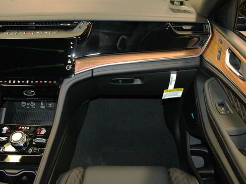 New 2026 Jeep Grand Cherokee Summit AWD/4WD image 40