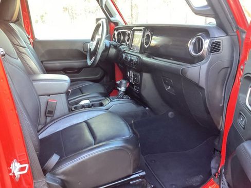 Used 2022 Jeep Wrangler Unlimited Sahara image 14