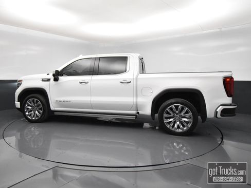 Used 2023 GMC Sierra 1500 Denali w/ Denali Reserve Package AWD/4WD image 3