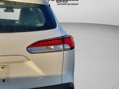 Used 2022 Toyota Corolla Cross L image 15