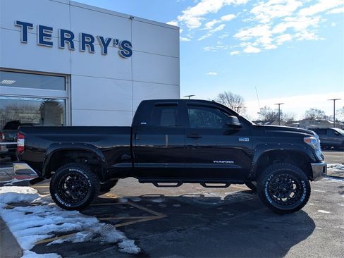 Used 2016 Toyota Tundra SR5 image 2