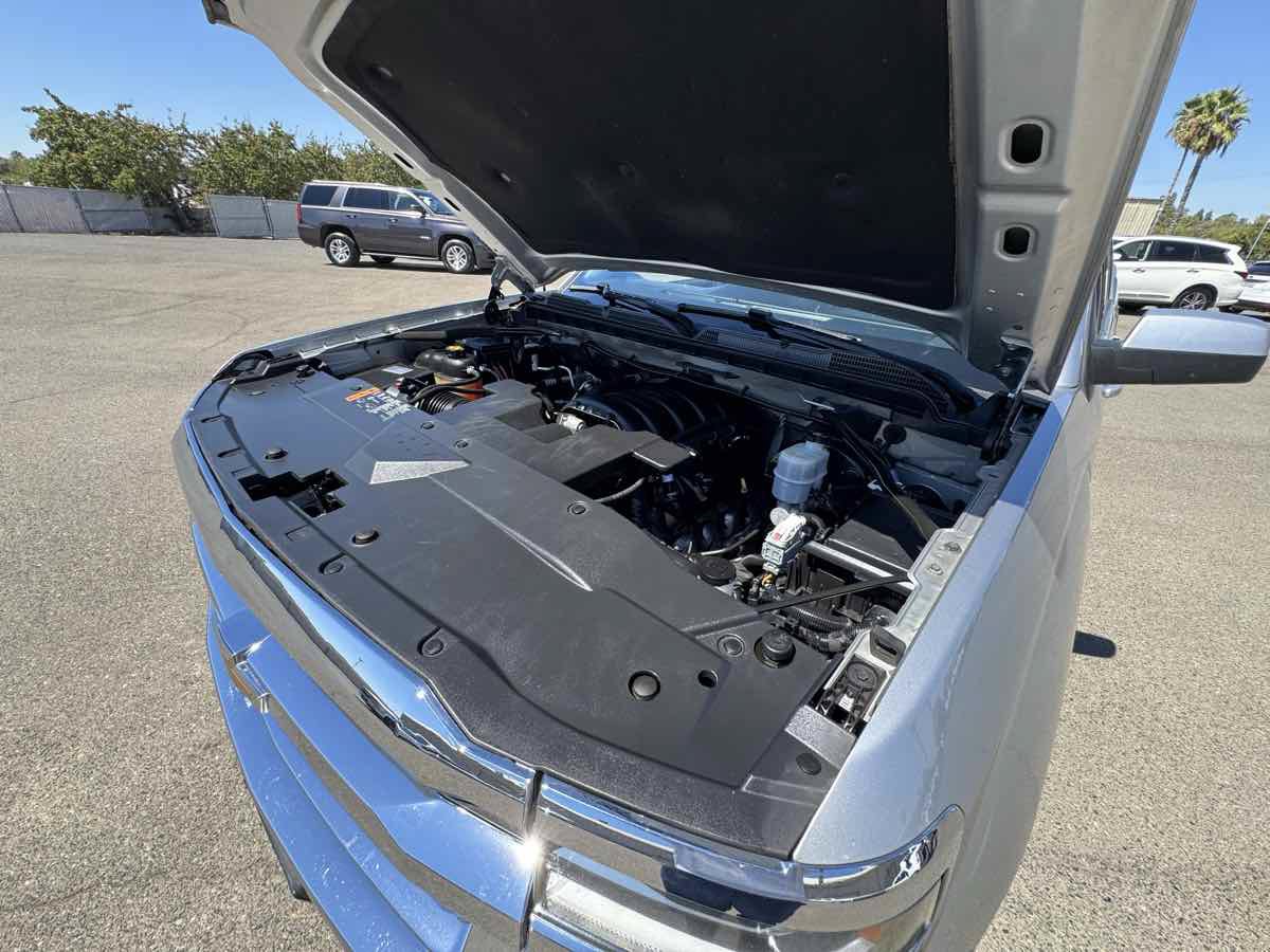 Used 2018 Chevrolet Silverado 1500 LT w/ All Star Edition AWD/4WD image 40