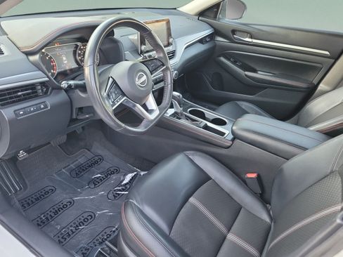 Used 2024 Nissan Altima 2.5 SR FWD image 14