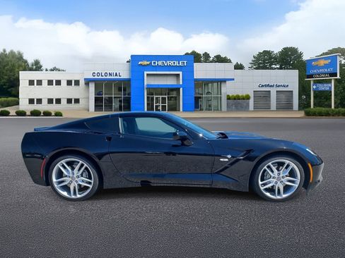 Used 2019 Chevrolet Corvette Stingray Coupe w/ 2LT Preferred Equipment Group RWD image 3