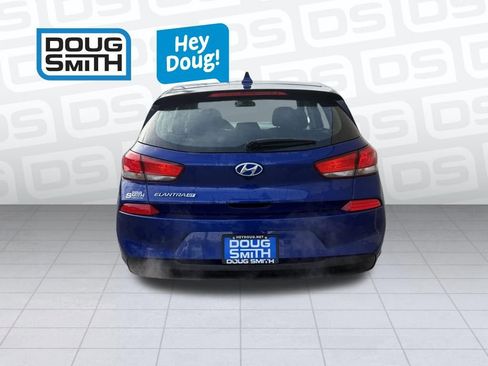 Used 2019 Hyundai Elantra GT image 3