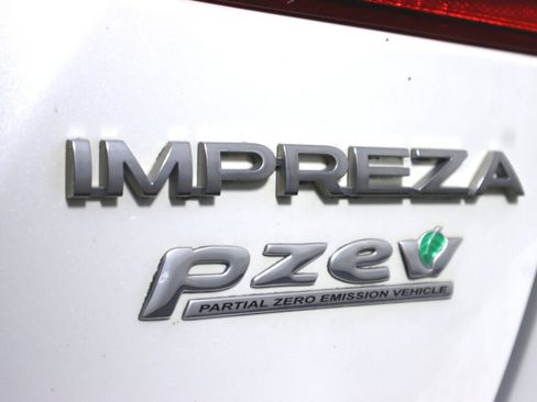 Used 2017 Subaru Impreza 2.0i Premium AWD/4WD image 31