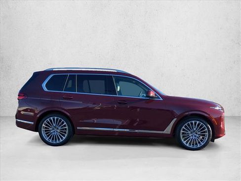 Used 2025 BMW X7 xDrive40i image 4