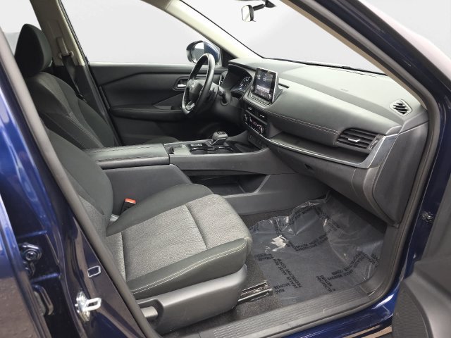 Used 2025 Nissan Rogue SV FWD image 36