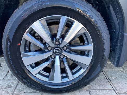 Certified 2025 Nissan Pathfinder SL FWD image 13