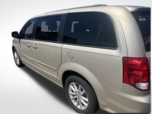 Used 2013 Dodge Grand Caravan SXT w/ UConnect Hands-Free Group FWD image 5