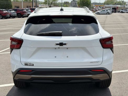 New 2026 Chevrolet Trax ACTIV w/ Sunroof Package FWD image 6