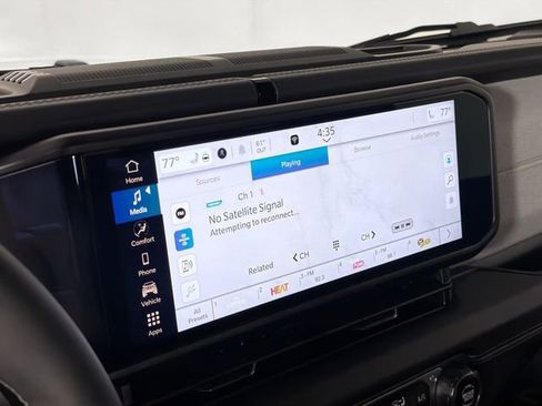 Used 2025 Jeep Wrangler Unlimited Sahara image 14